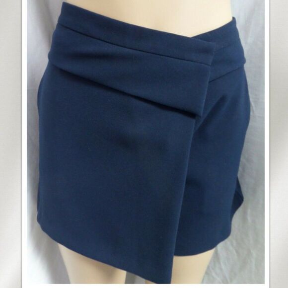 BANANA REPUBLIC BLUE FAUX WRAP 3 1/2 INSEAM PREPPY ACADEMIA SKORTS SIZE: 10 NWT - Picture 2 of 3
